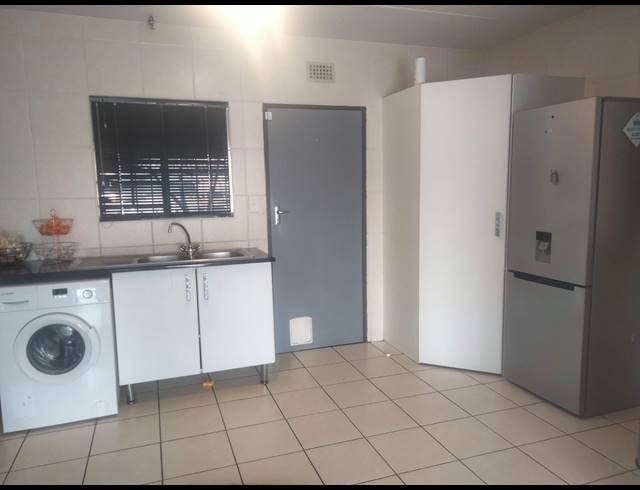 2 BEDROOM FLAT FOR SALE IN SONNEGLANS